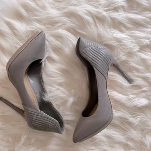 This classic BCBG vintage beauty will turn you into a princess by midnight!